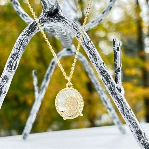 Gold Plated Zircon Unicorn Shell Pendant Necklace 17in - Picture 2 of 13